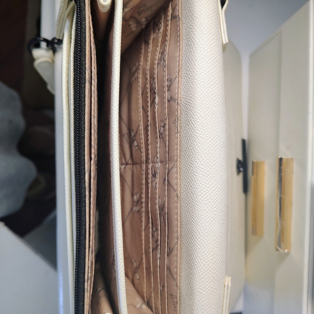 Betsey Johnson Ivory Crossbody Bag with Black Bow Accents - Picture 4 of 11